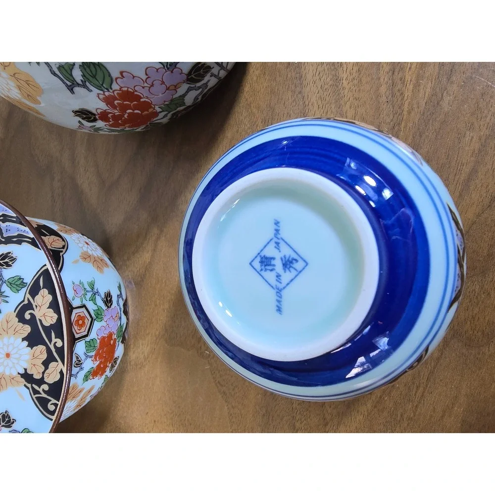 Japanese porcelain tea set with wooden box – Teapot & 5 lidded cups